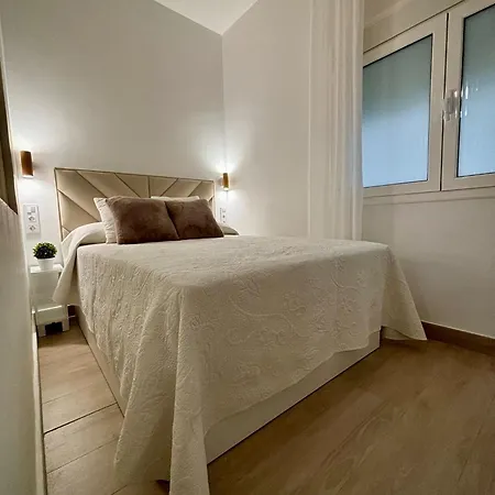 Alvaro Con Parking Turismo Pequeno Apartmán *