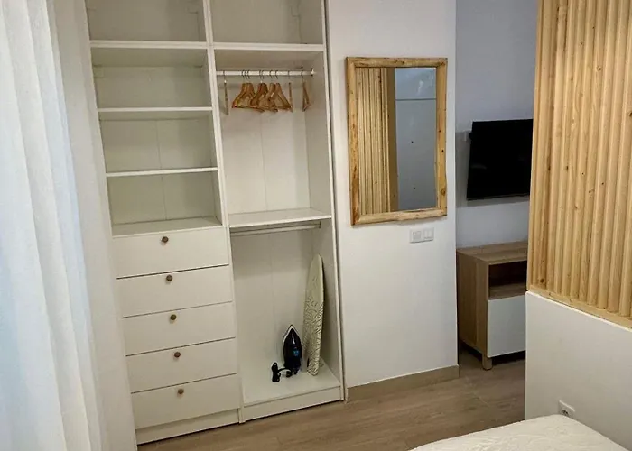 Alvaro Con Parking Turismo Pequeno *