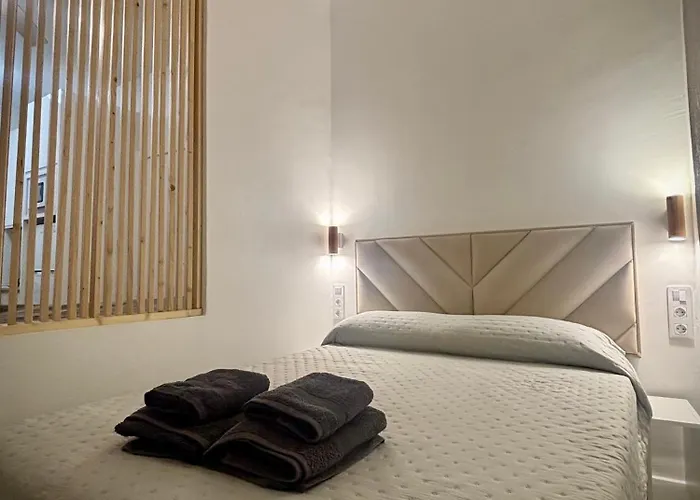 Alvaro Con Parking Turismo Pequeno