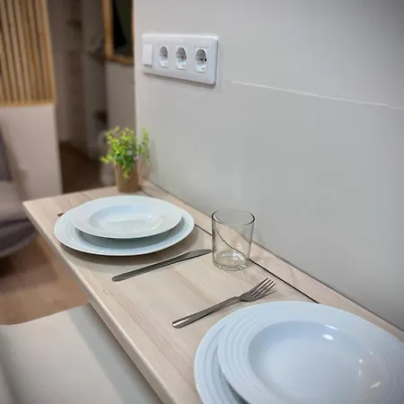 Alvaro Con Parking Turismo Pequeno